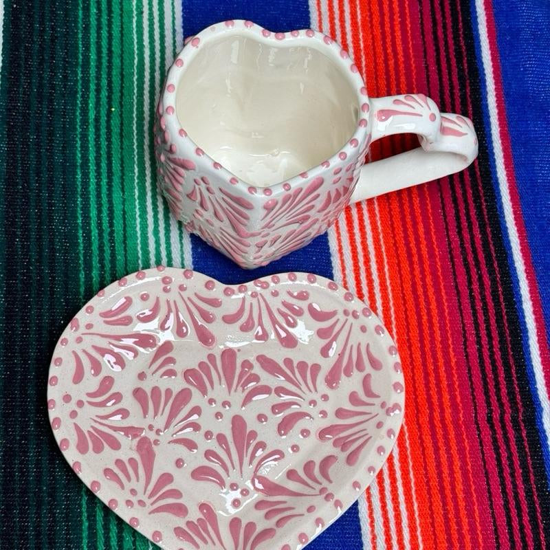 Heart-Shaped Mug with Matching Heart Color Rosa Saucer Adorable Cielito Design Perfect for Coffee Lovers Drinkware Set Tumblers Cup