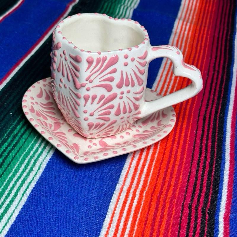 Heart-Shaped Mug with Matching Heart Color Rosa Saucer Adorable Cielito Design Perfect for Coffee Lovers Drinkware Set Tumblers Cup