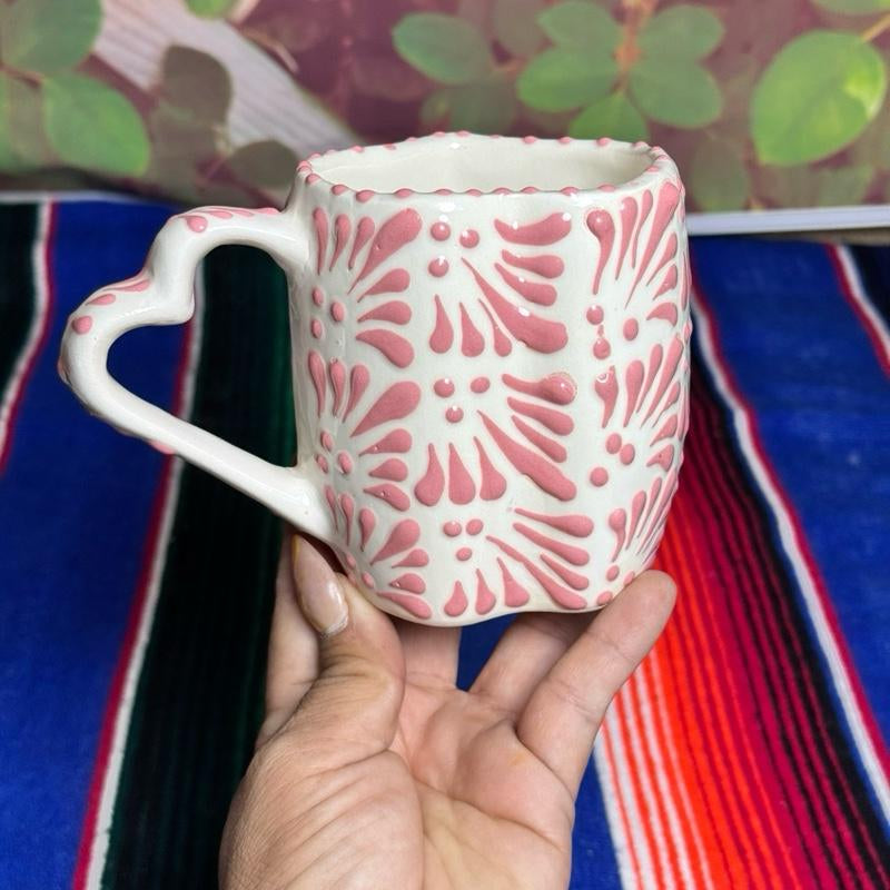 Heart-Shaped Mug with Matching Heart Color Rosa Saucer Adorable Cielito Design Perfect for Coffee Lovers Drinkware Set Tumblers Cup